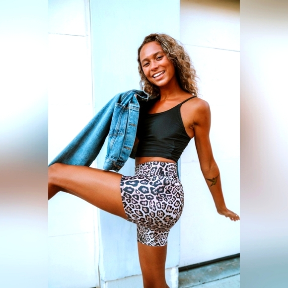 Onzie NWT High Rise Biker Short Leopard XS Cycling Spin New - Picture 1 of 6